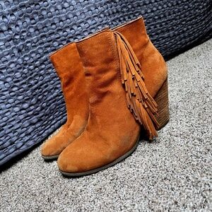 Vince Camuto | Hayzee Camel Suede Fringe Booties